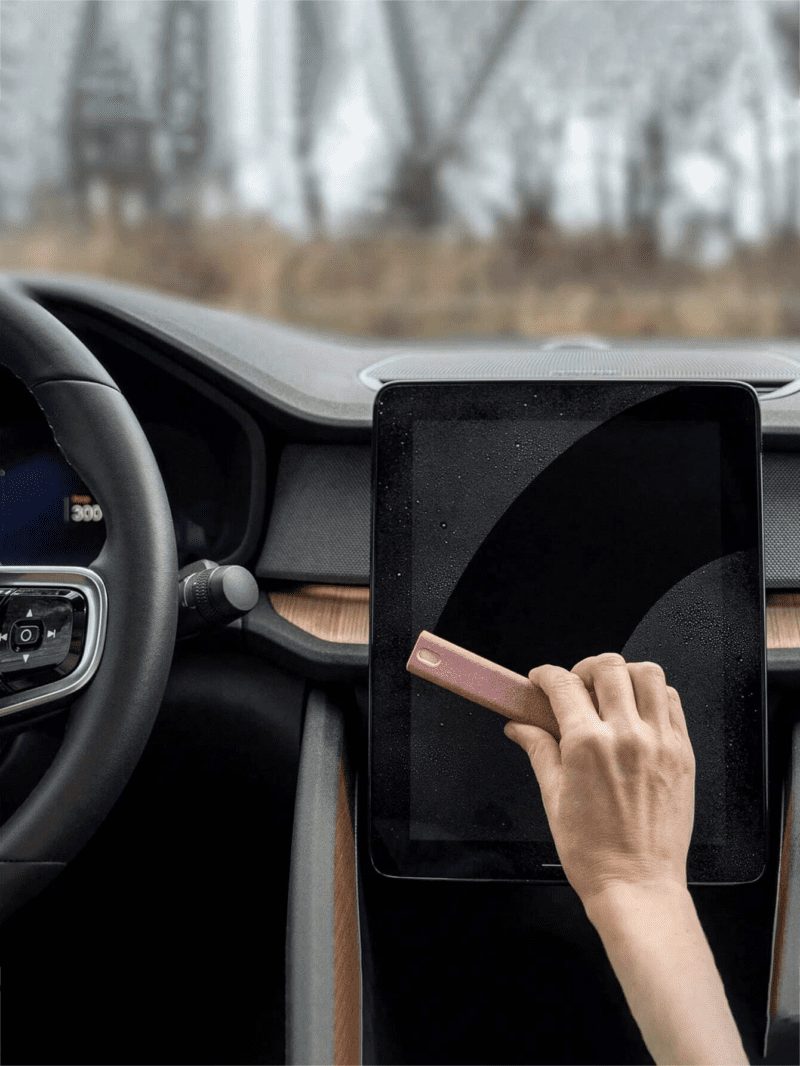 ScreenShield: The Ultimate Fingerprint-Proof Screen Cleaner Kit - Image 4